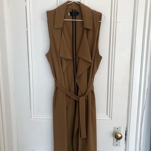 Long vest / sleeveless jacket